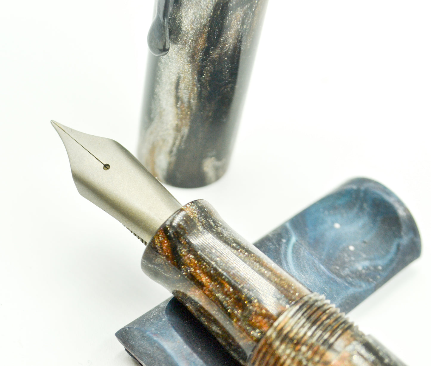 M566C - (Evancio) - Heimdallr resin - BOCK #8 Titanium B nib w-ebonite feed