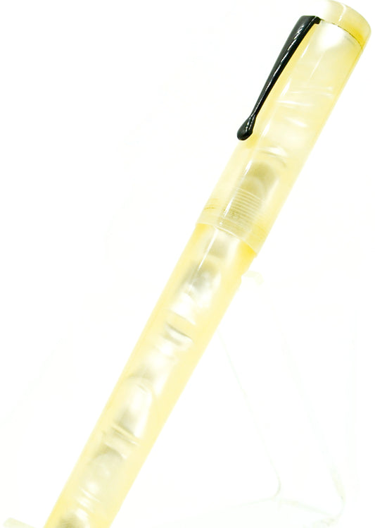 B36 - Evancio White Italian Acrylic w/ Black clip (220493)