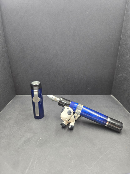 B46 - König - Sapphire blue w/black Trim