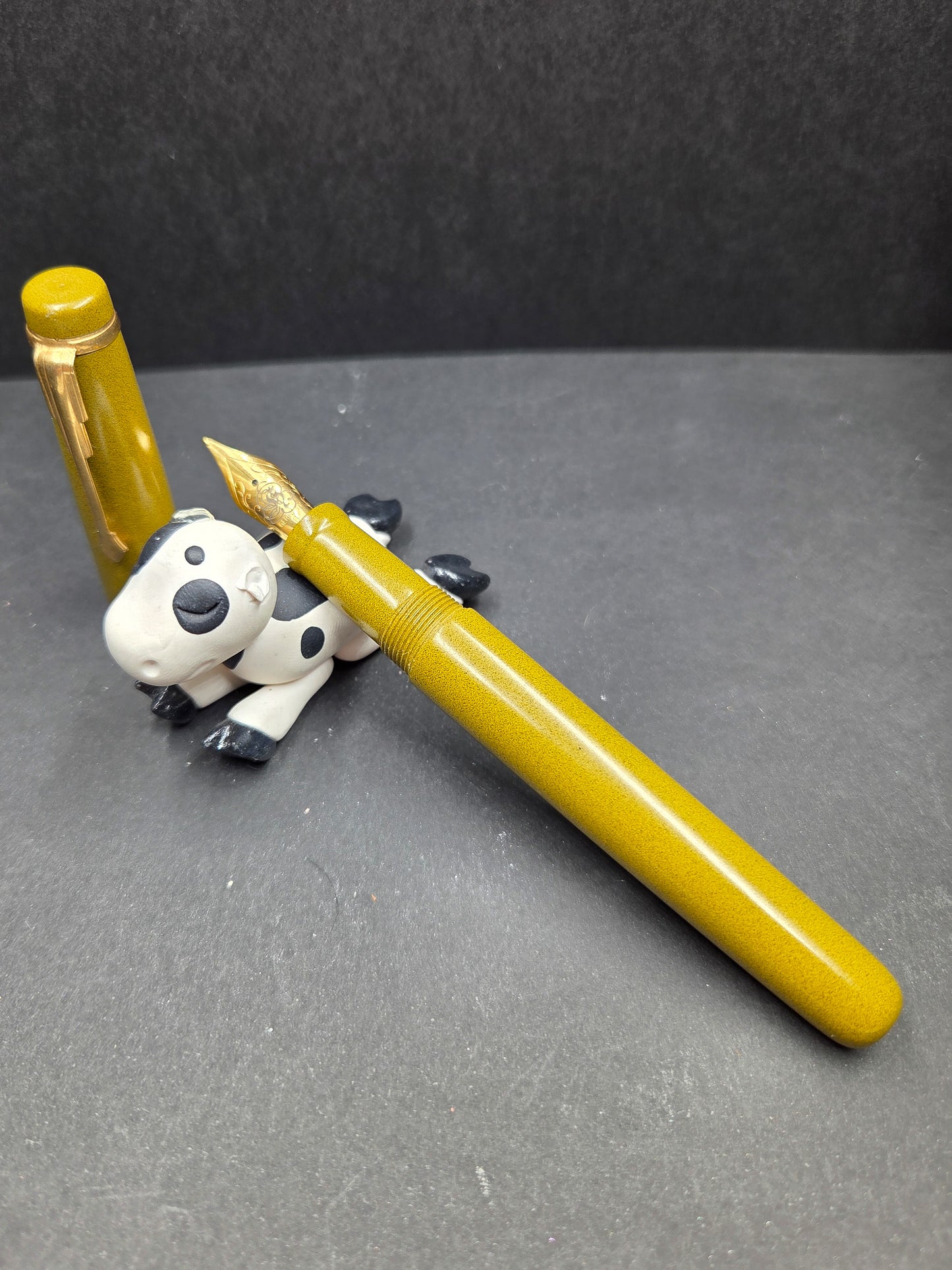 F14 - Americana Pro - Yellow Ebonite