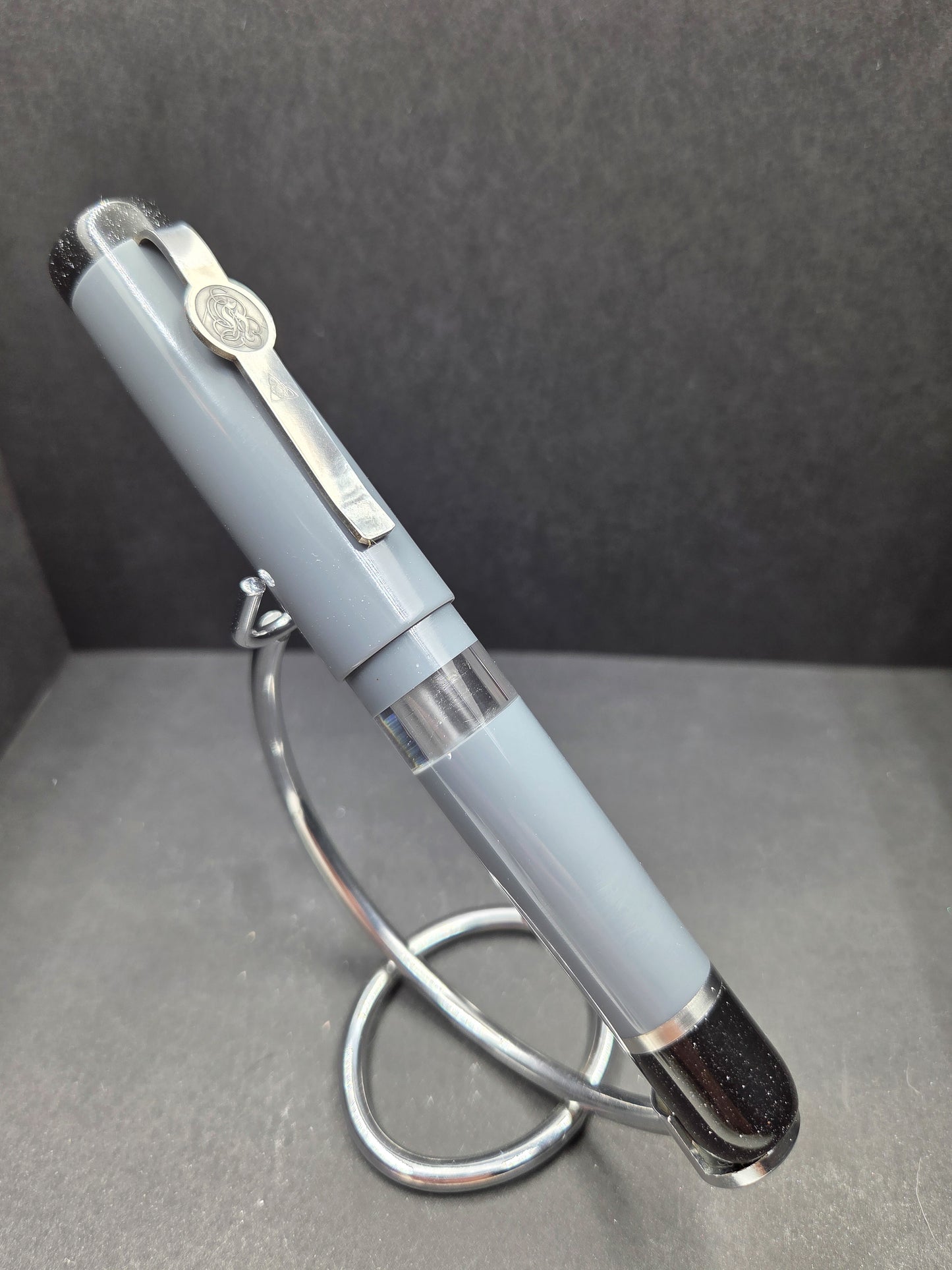 B46 - König - Battleship Grey w/Black trim