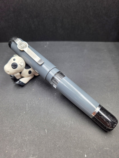 B46 - König - Battleship Grey w/Black trim