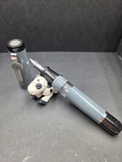 B46 - König - Battleship Grey w/Black trim