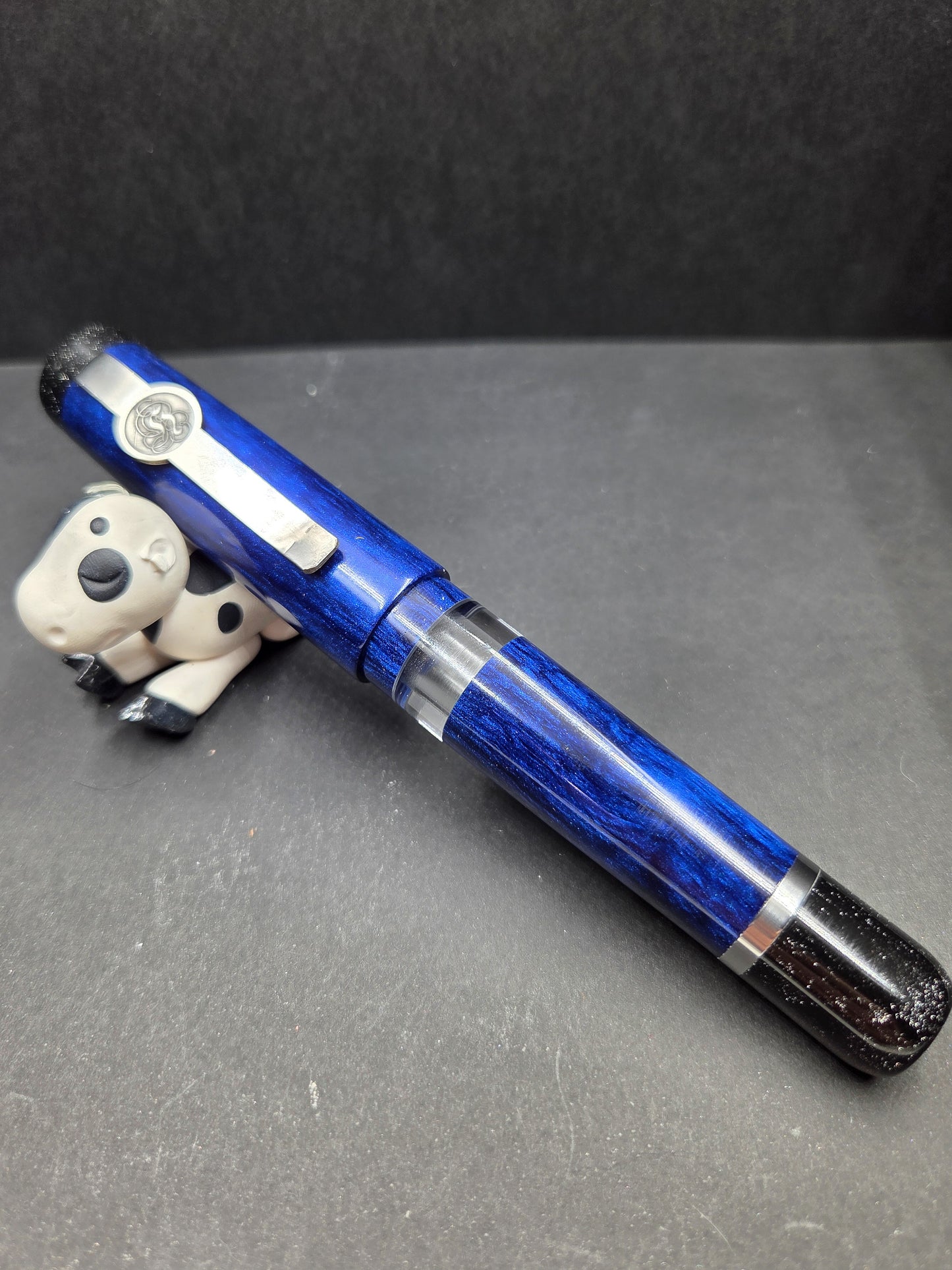 B46 - König - Sapphire blue w/black Trim