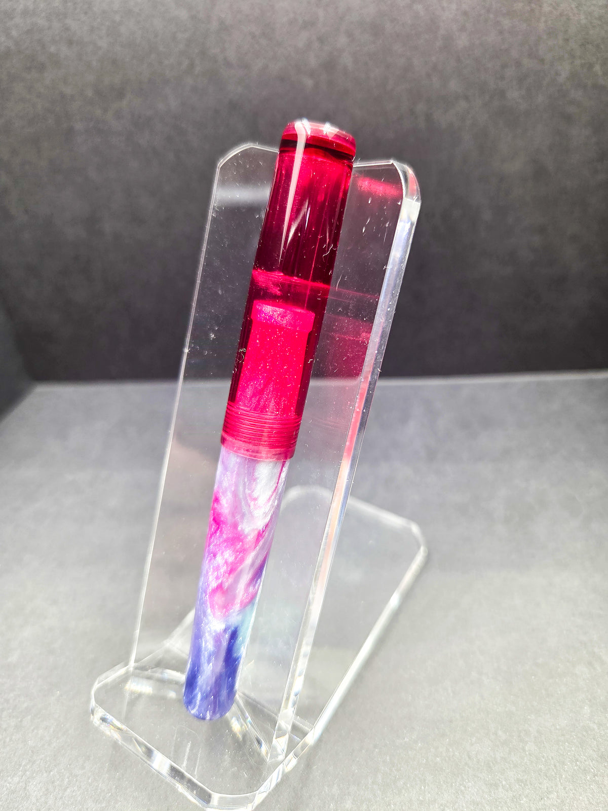 F14 - Taschenstift - SNR - Crayola Crayons - Transparent red Acrylic cap