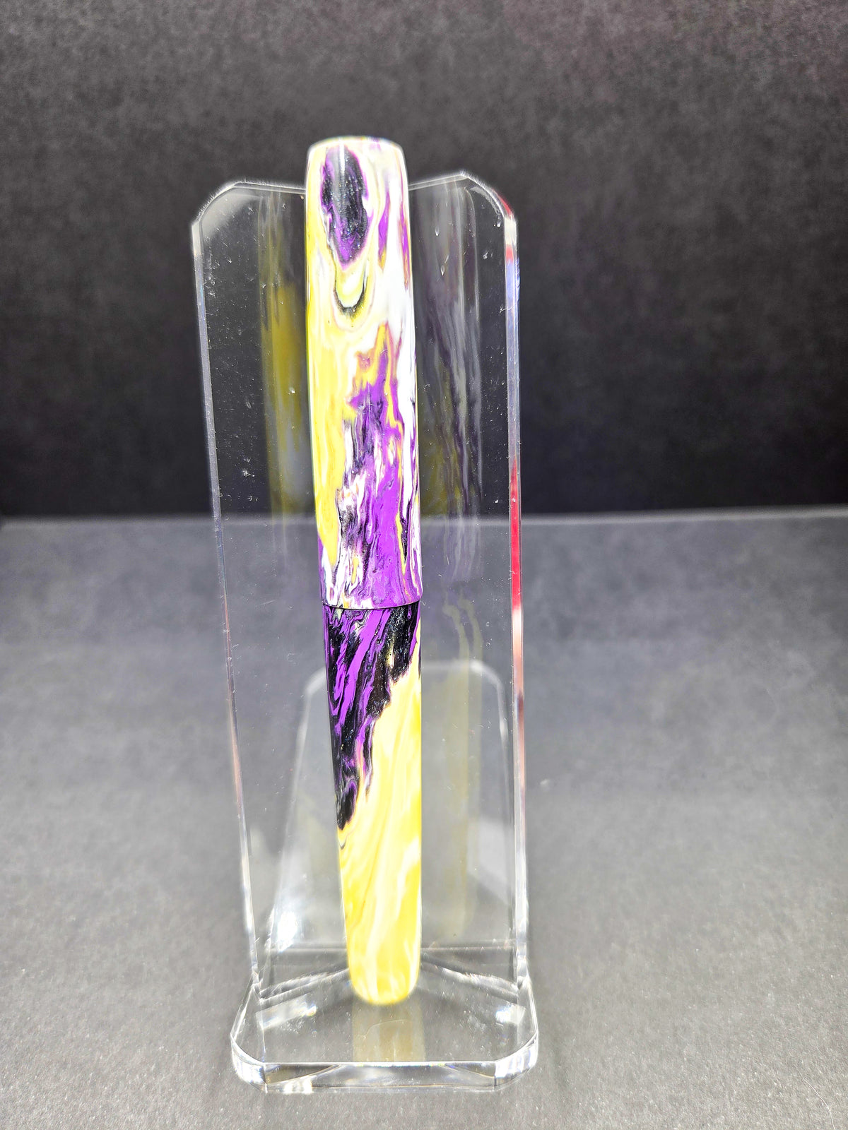 F14 - Taschenstift - Fountain Telling - Assume Nothing