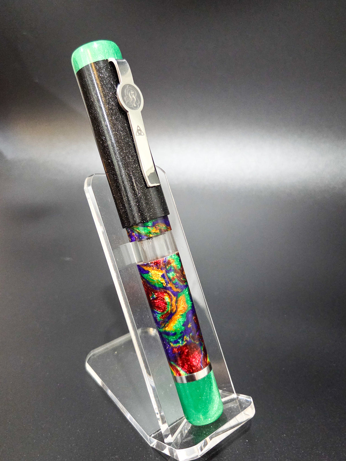 B46 - König - Carnival - Piston Filler - Light green accents