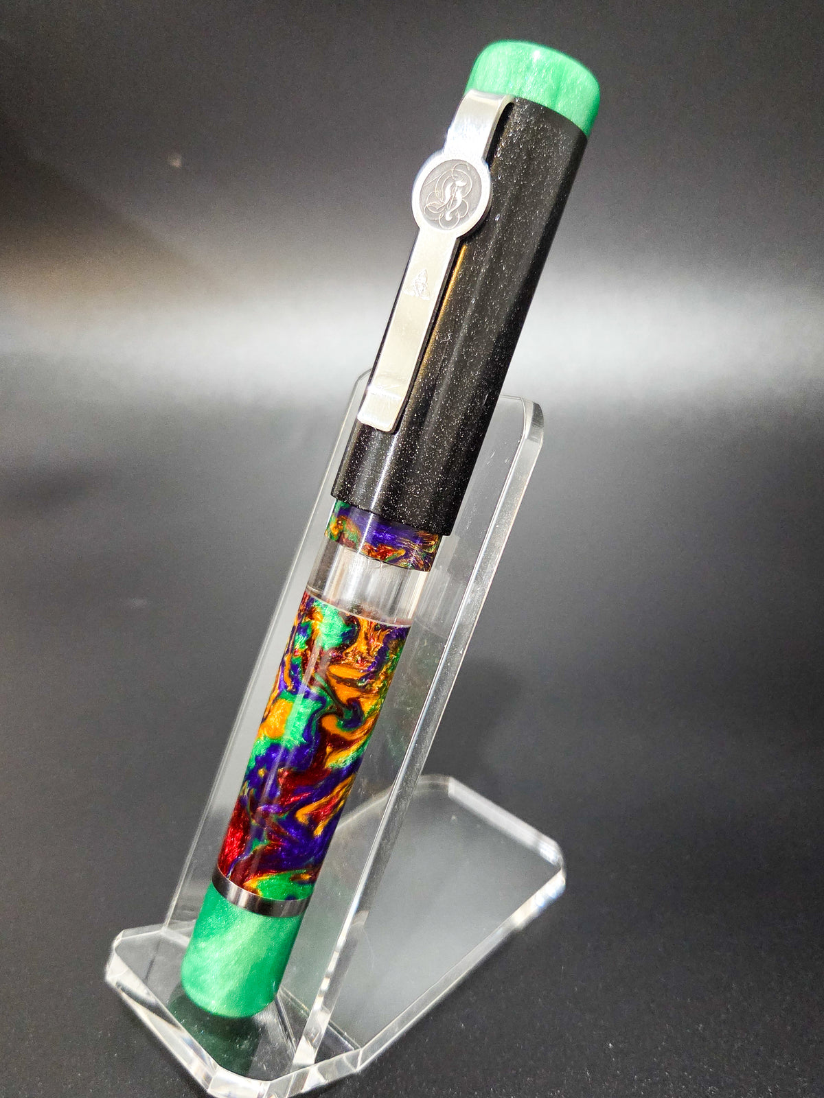 B46 - König - Carnival - Piston Filler - Light green accents