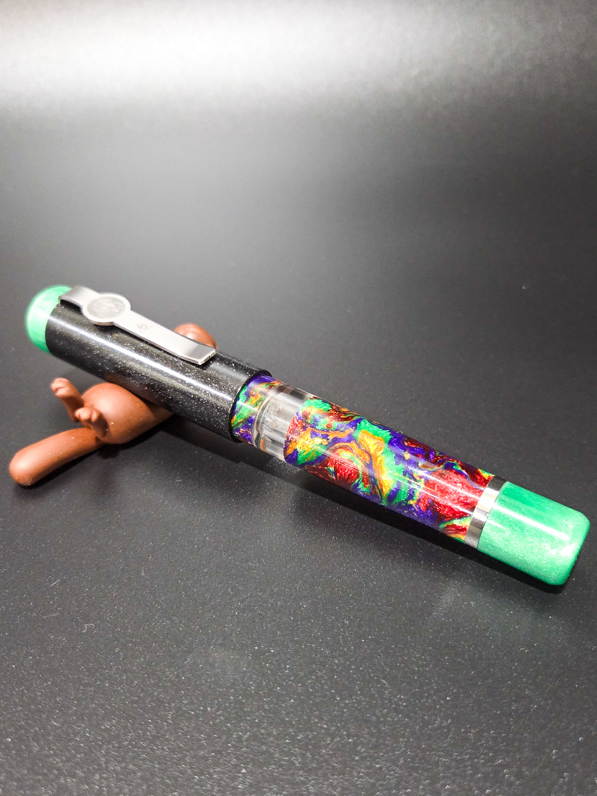 B46 - König - Carnival - Piston Filler - Light green accents