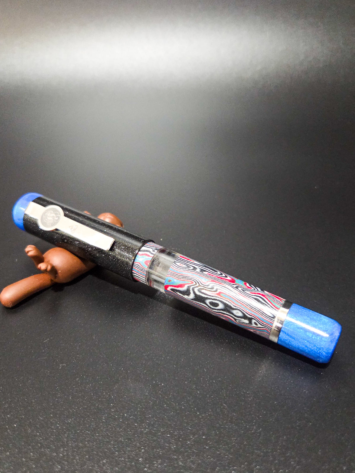 B46 - König - Crazy Fiber Faux Fordite - Piston Filler - Blue/Black trim