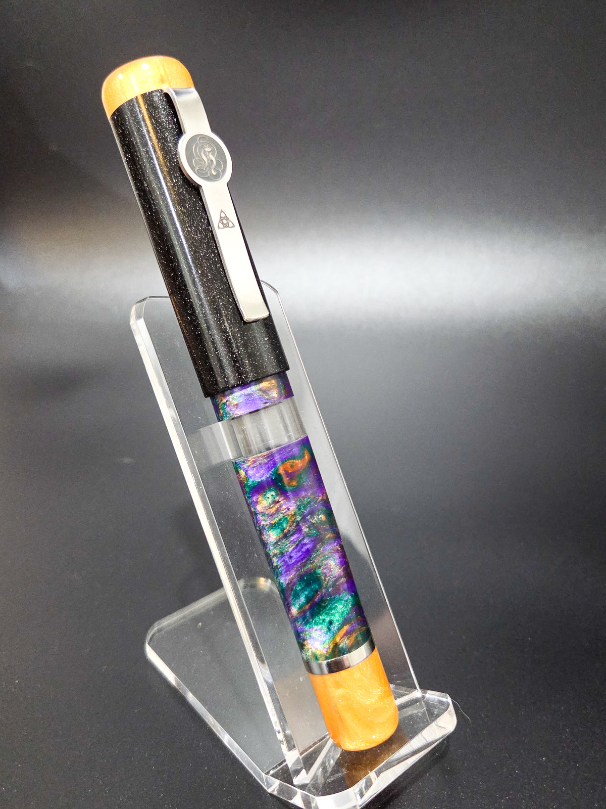 B46 - König - Carnival - Piston Filler - Gold accents