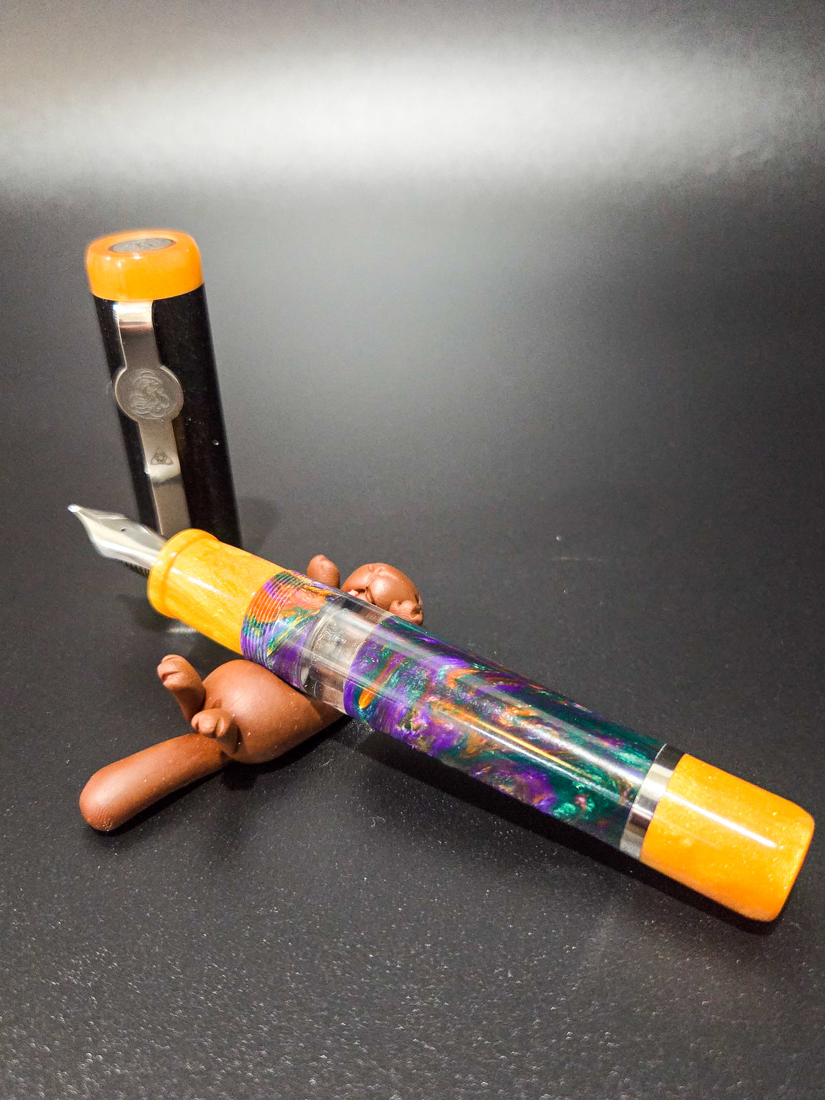 B46 - König - Carnival - Piston Filler - Gold accents