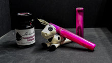 Load image into Gallery viewer, F14 - Taschenstift - Bexley material - Fuchsia and Brown
