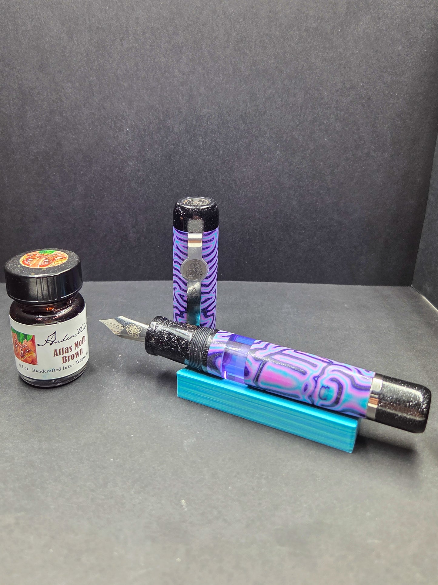 B46 - König - Violet Tendencies Crazy Fiber - Piston FIller (Black accents)