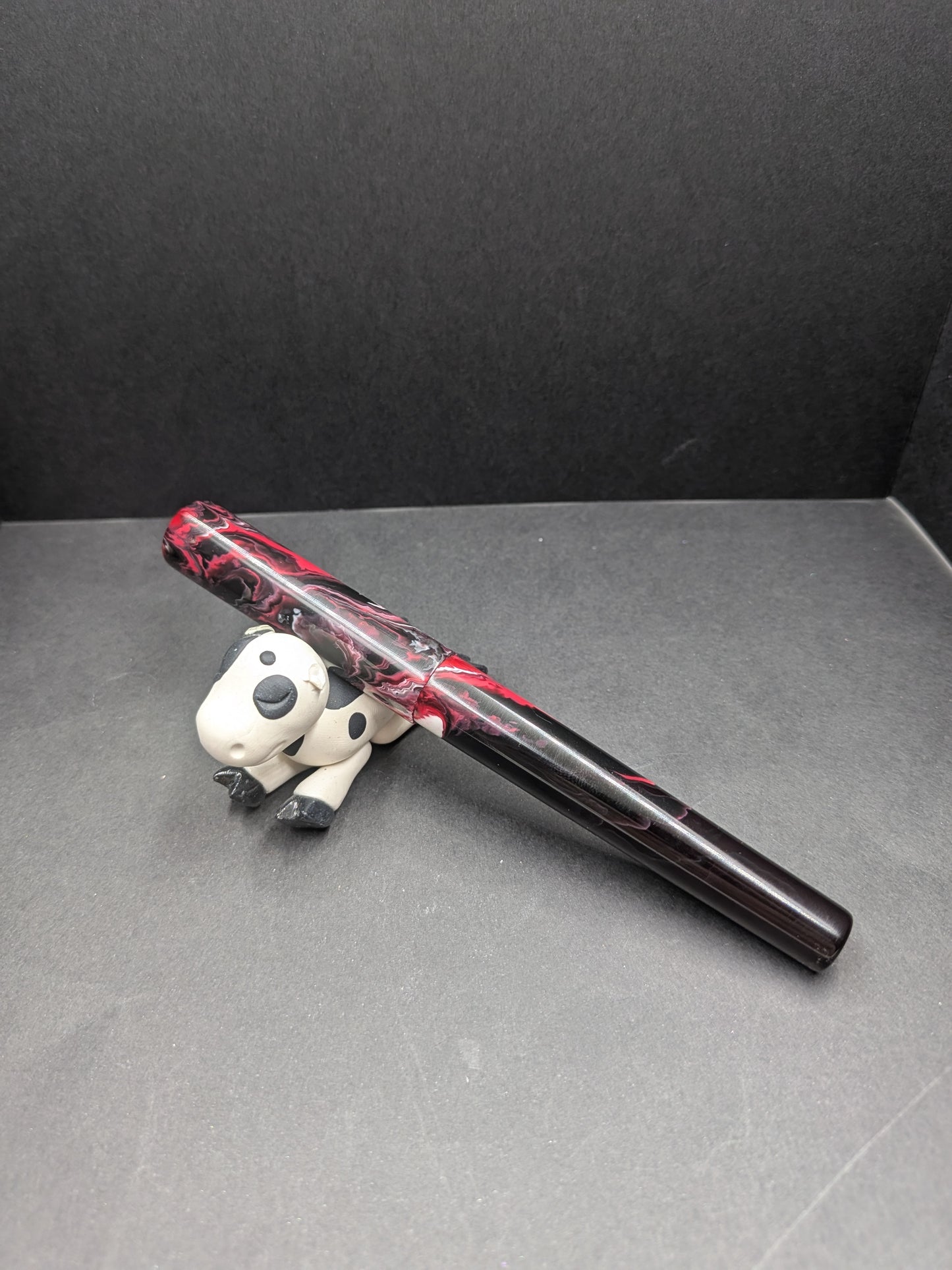 B24 - Black, red, white