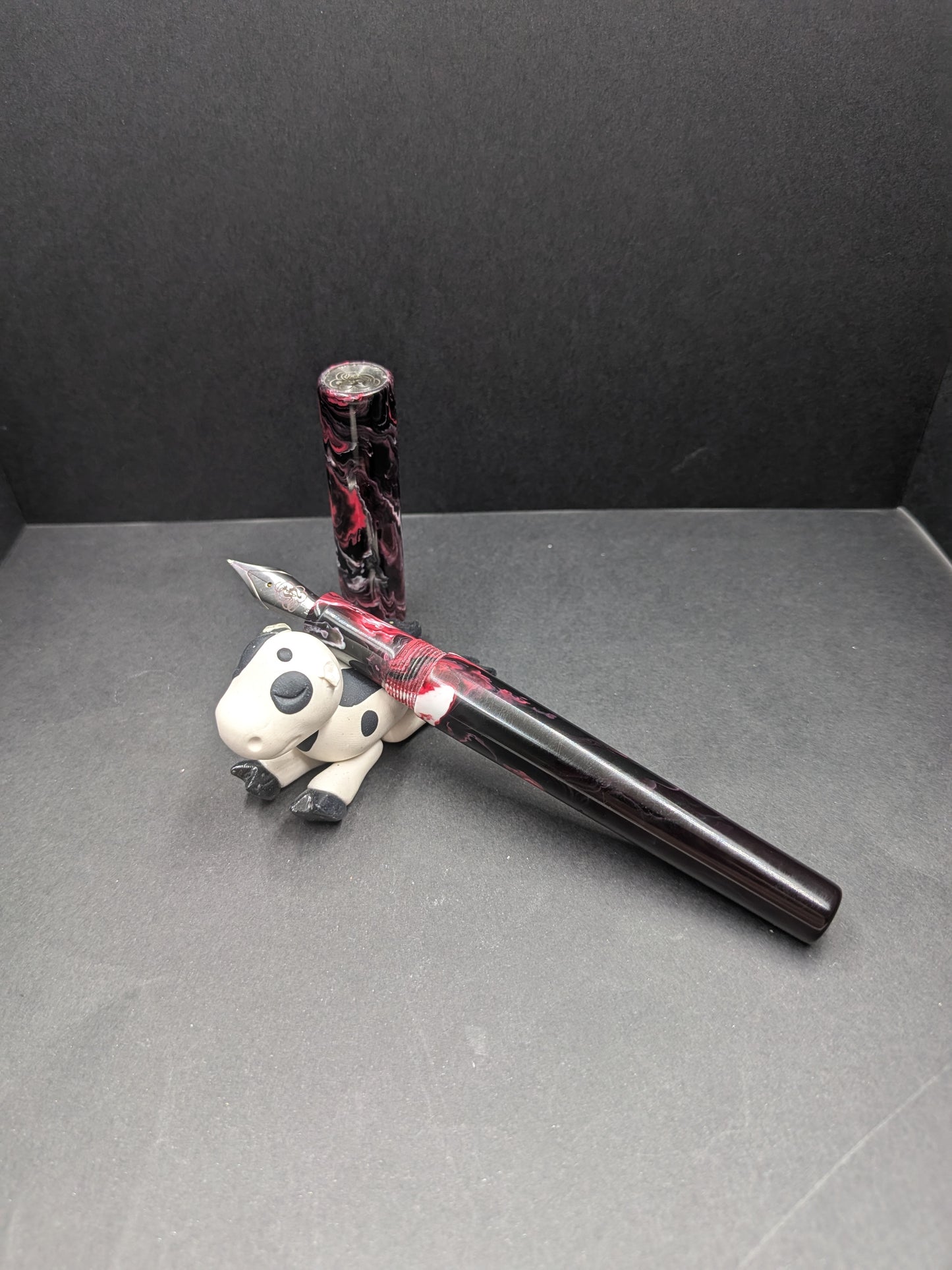 B24 - Black, red, white