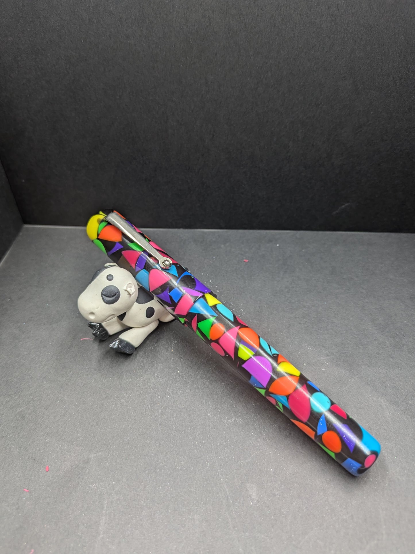 B36 - (Evancio) Florescent 80's Mosaic