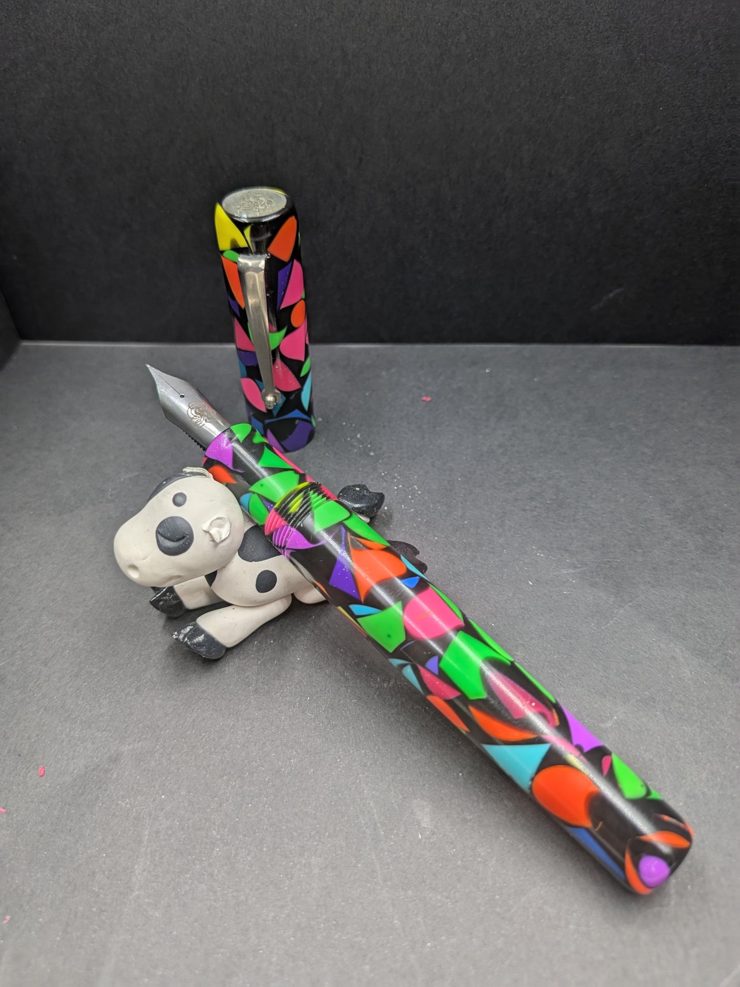 B36 - (Evancio) Florescent 80's Mosaic