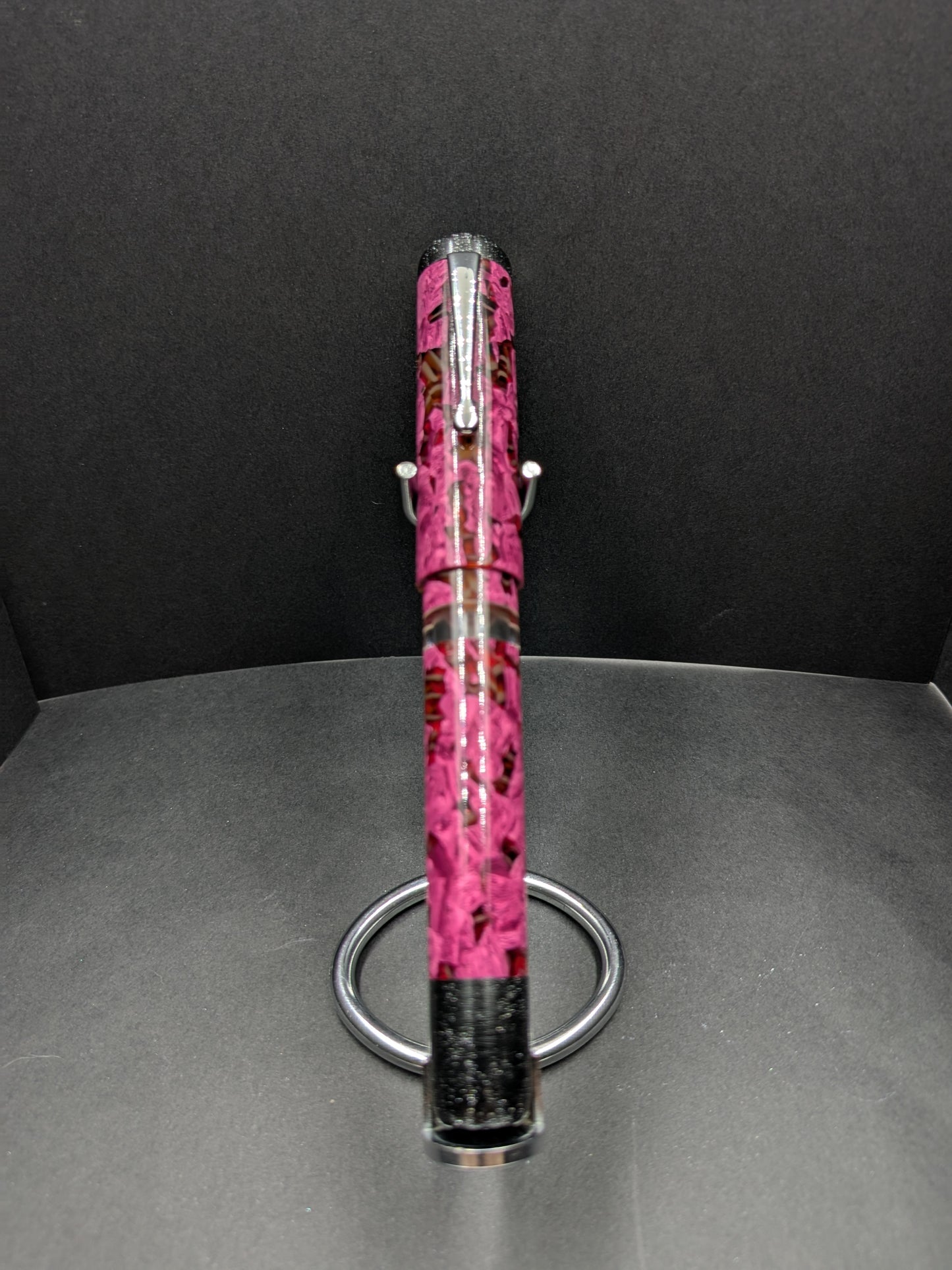 B36 - (Kolbenfüller) Pink and Black Cellulose Acetate - (Piston)