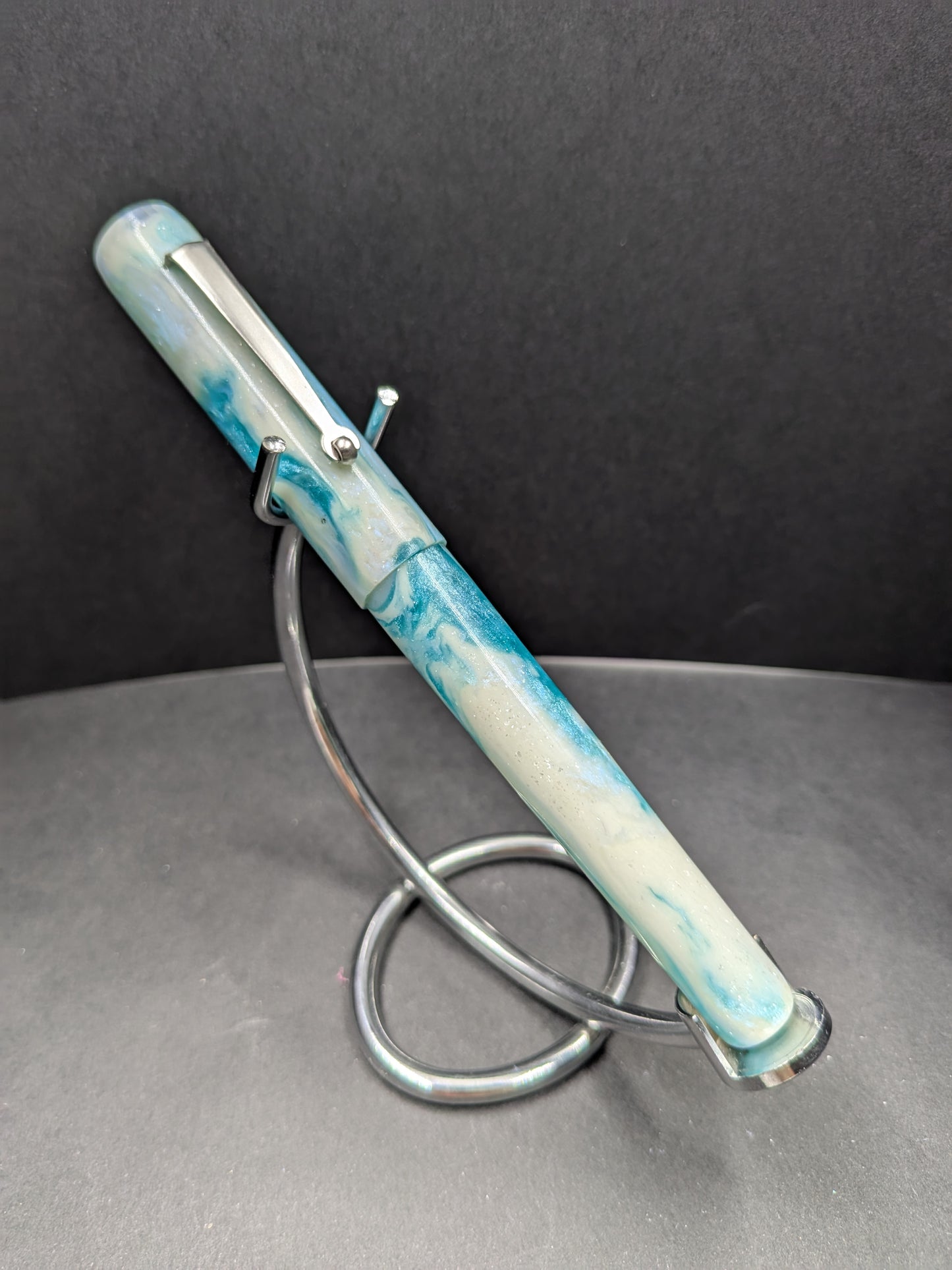 B24 - Turquoise and White - Rhodium roller clip