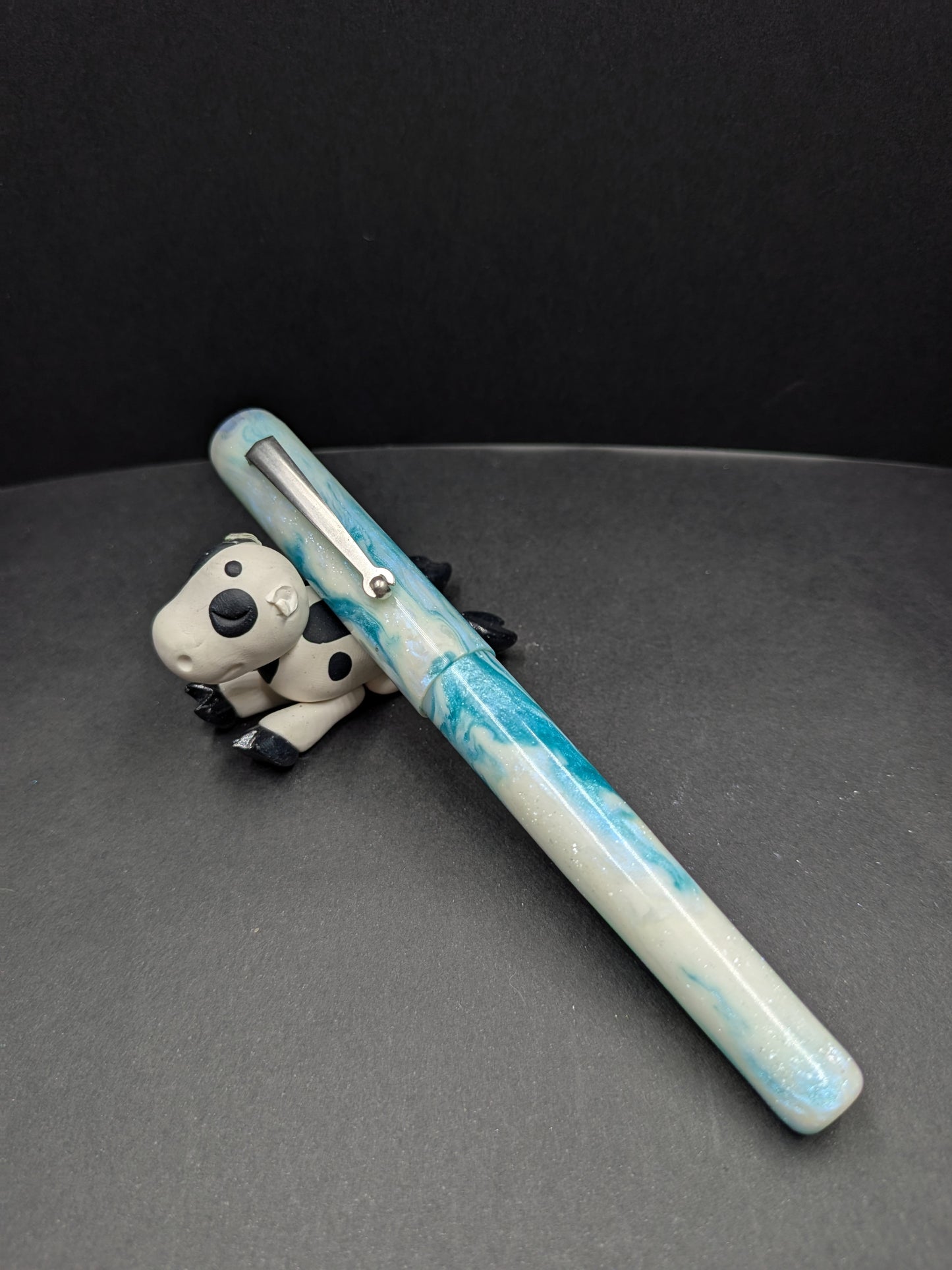 B24 - Turquoise and White - Rhodium roller clip