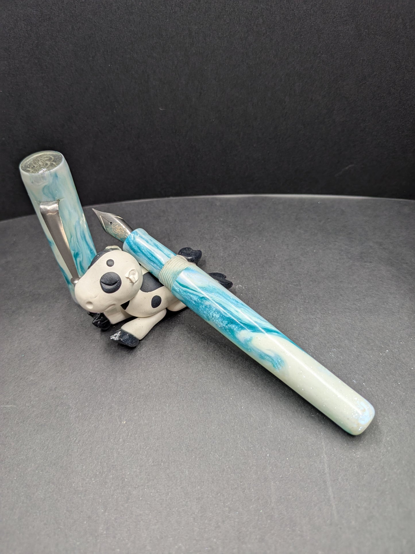 B24 - Turquoise and White - Rhodium roller clip