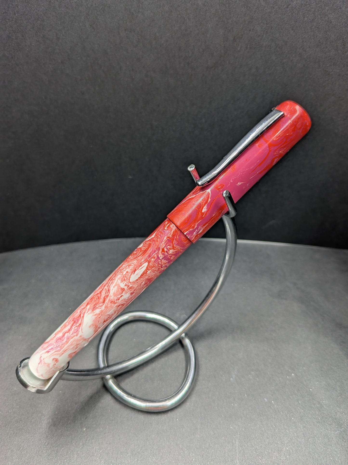 B24 - (Fountain Telling) - Lipstick Lesbian