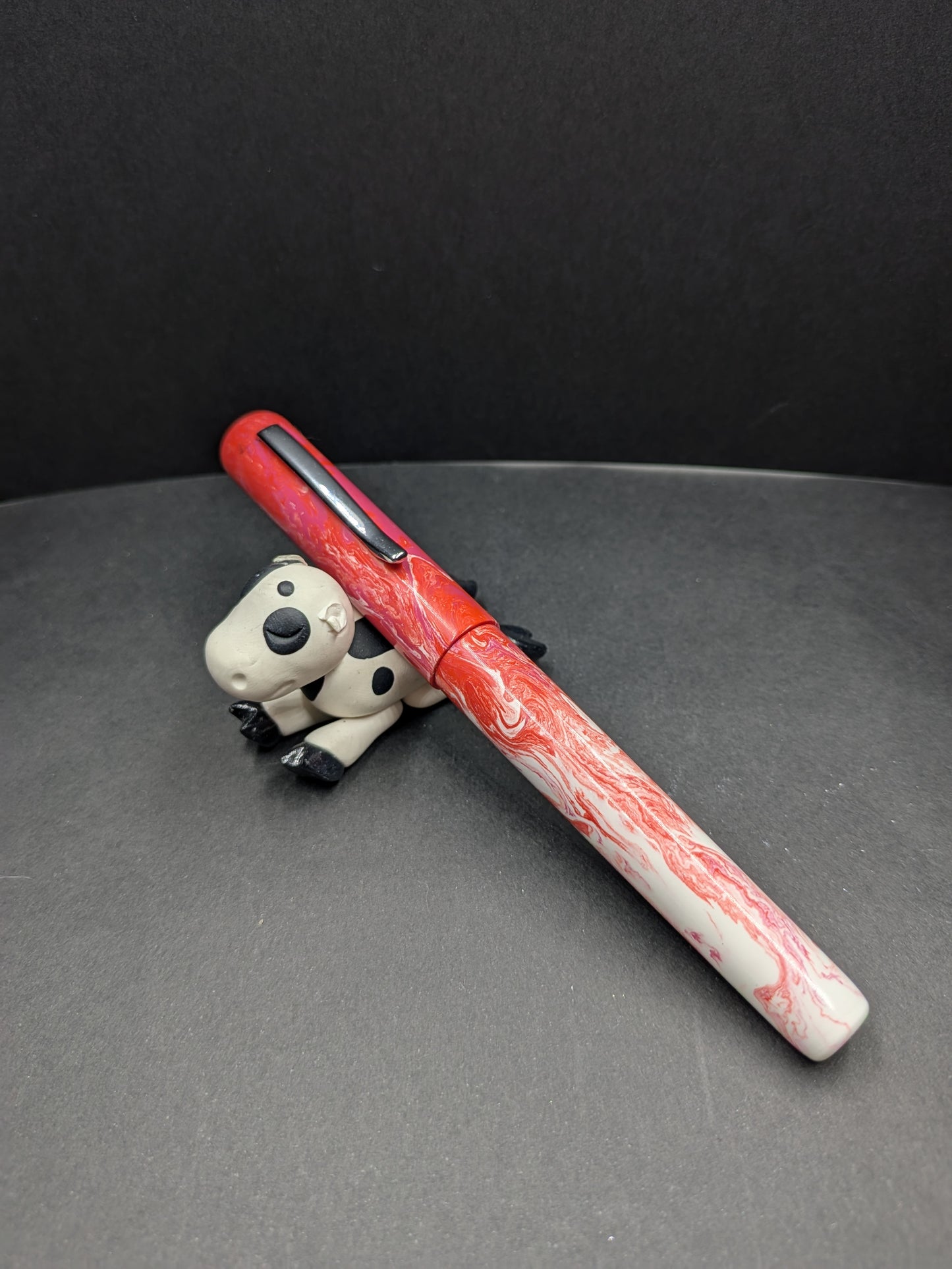 B24 - (Fountain Telling) - Lipstick Lesbian