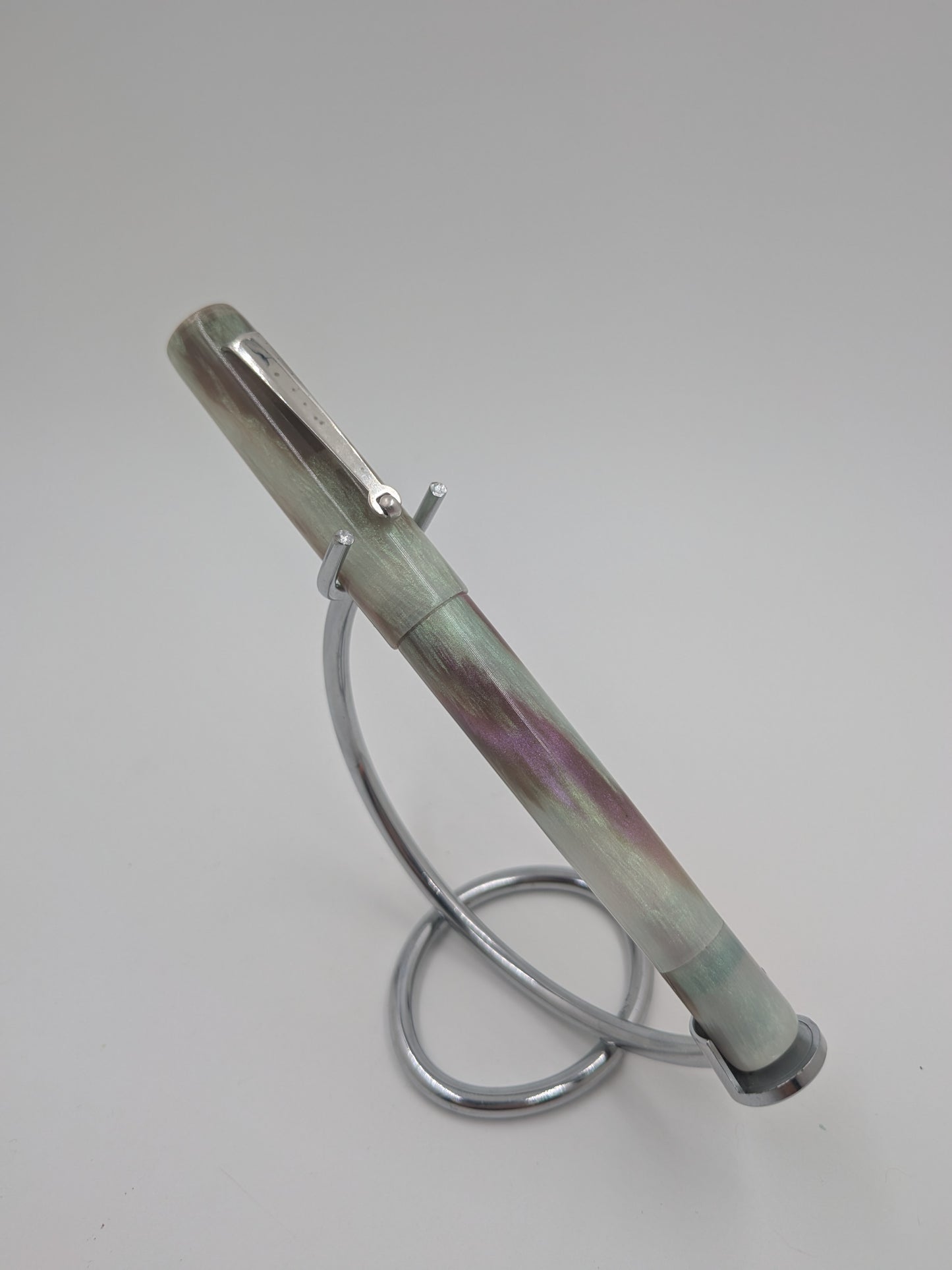 F24 - (Pourly Controlled) - Tarantula Nebula - Kolbenfüller