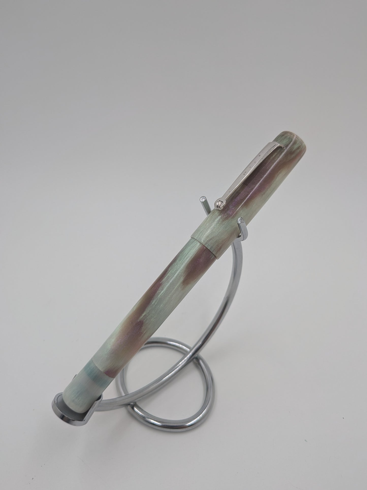 F24 - (Pourly Controlled) - Tarantula Nebula - Kolbenfüller