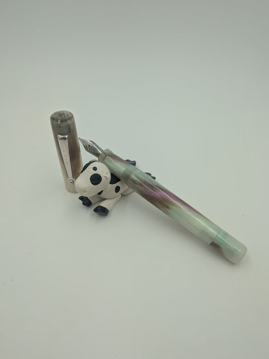 F24 - (Pourly Controlled) - Tarantula Nebula - Kolbenfüller