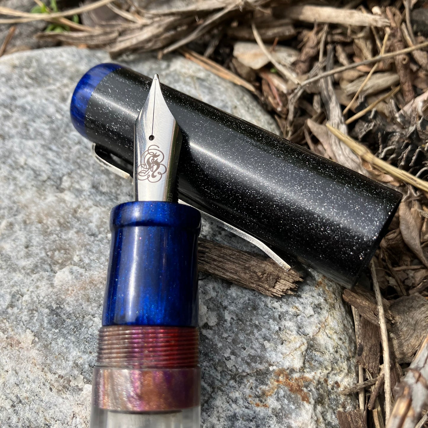 B46 - (SNR) - Jewel tone König (Kölbenfüller)