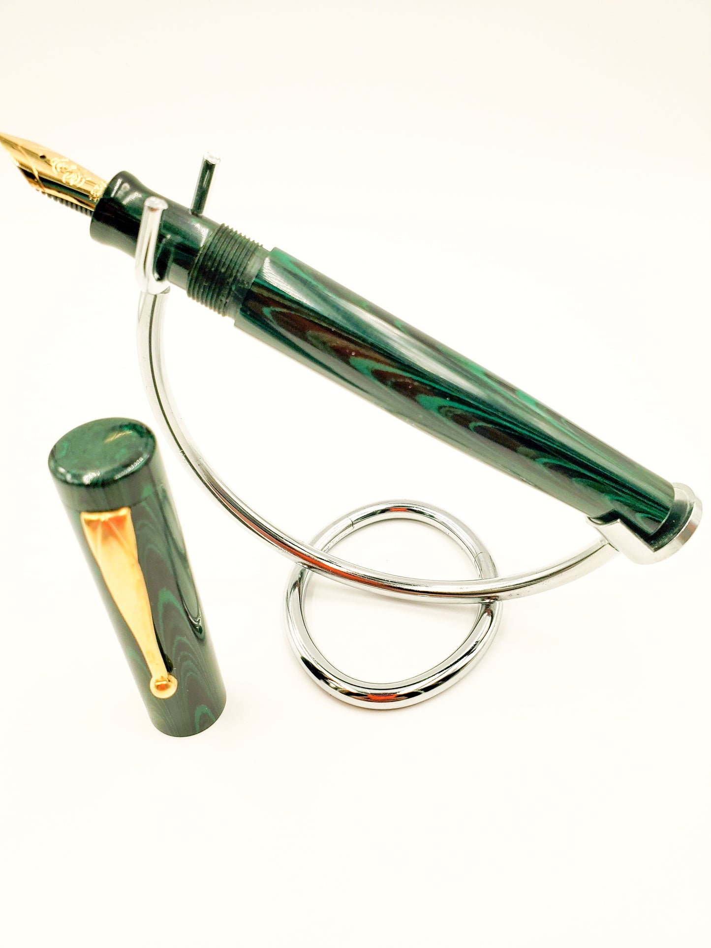 M615C - Black-Green Ebonite - JOWO 18K Gold Broad Nib