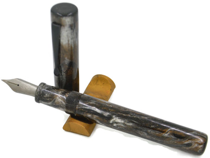 M566C - (Evancio) - Heimdallr resin - BOCK #8 Titanium M nib w-ebonite feed