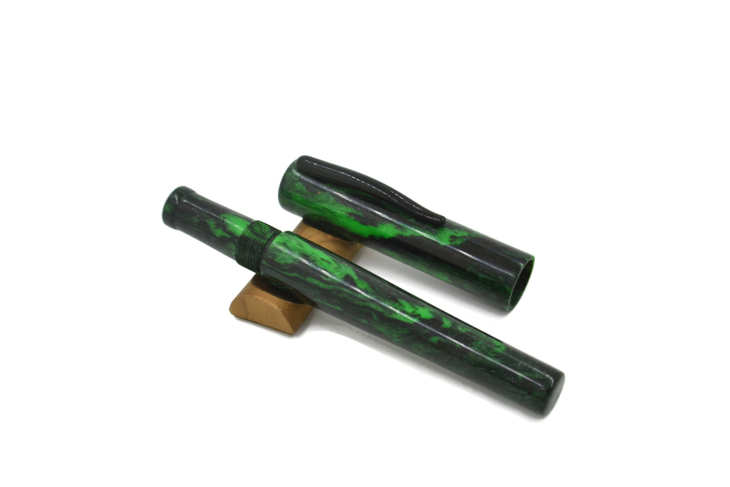 M464C - Willemite ore Diamond Cast