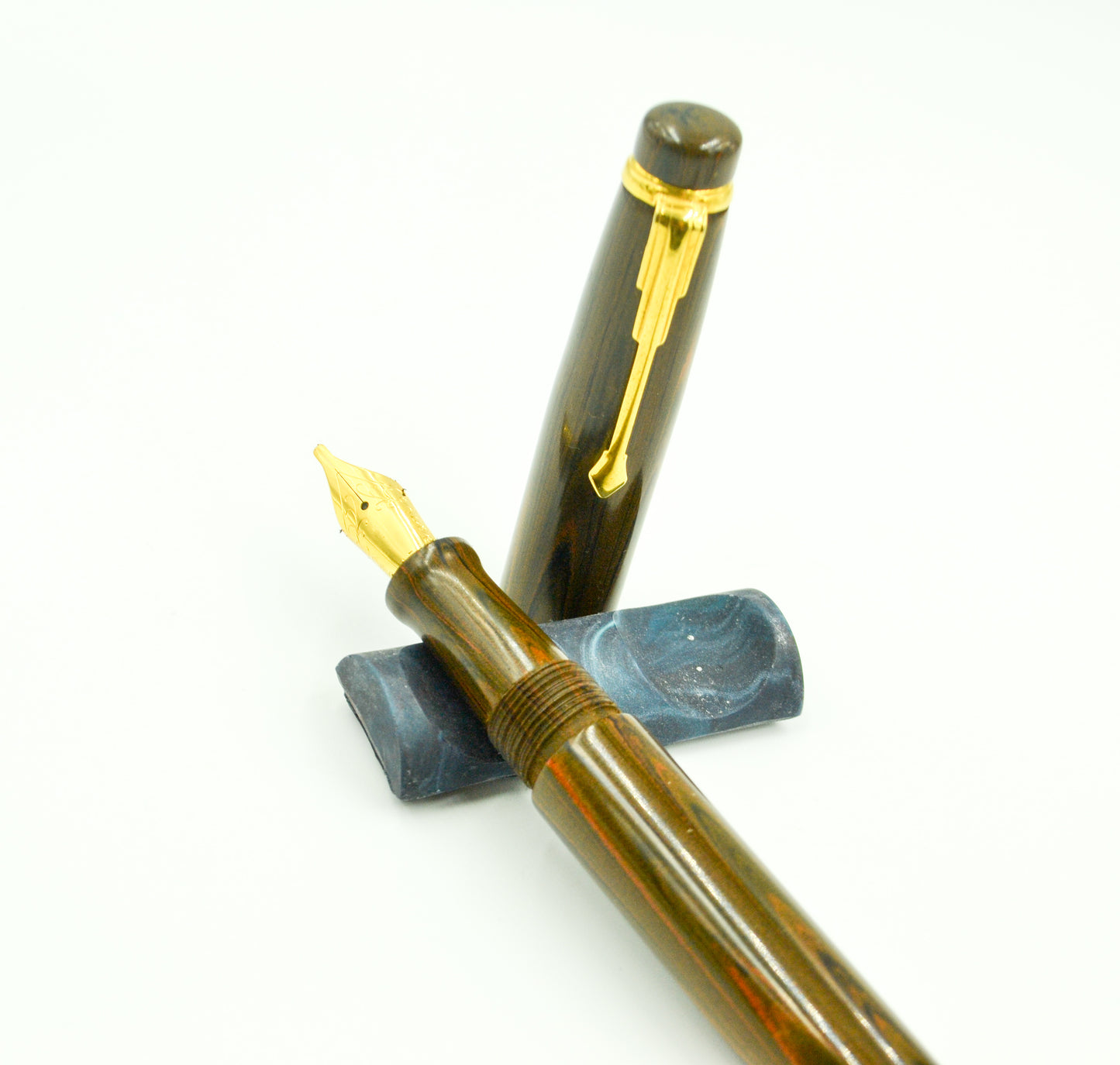 M613C - Americana Slim Beige-Red Ebonite - JOWO 1.5 Nib