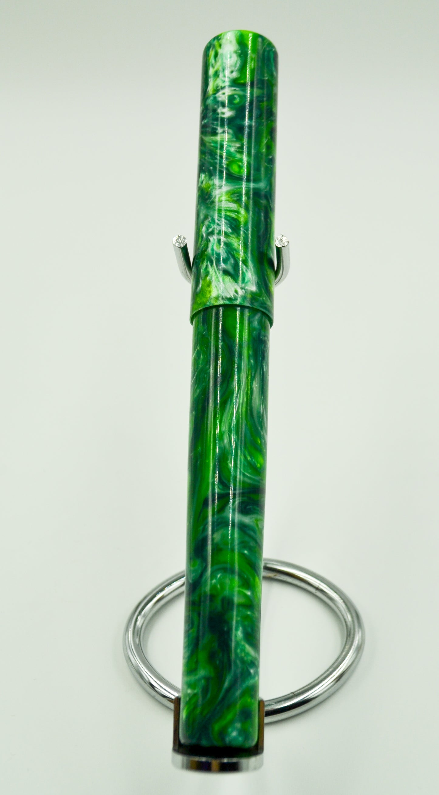 M506C  (Evancio) - Frog Pond Lava - Bock M nib