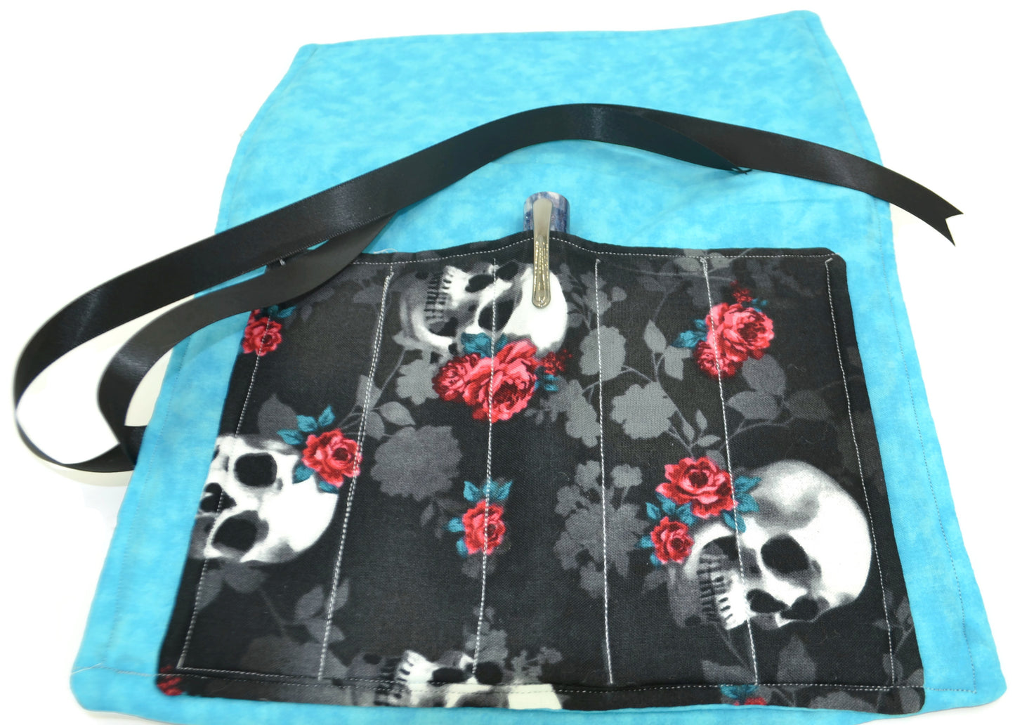 Pen Roll - Skulls and Roses