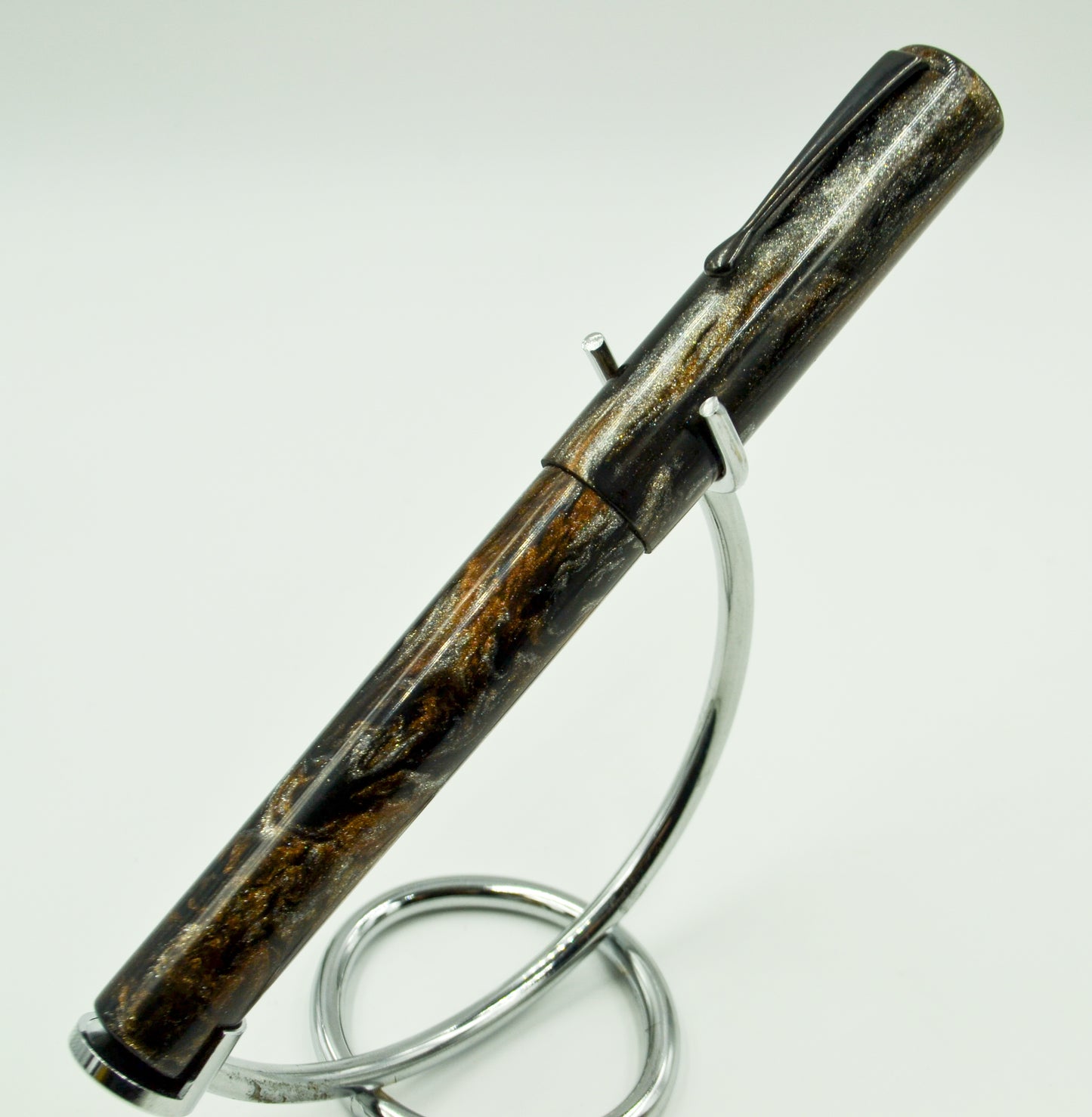 M566C - (Evancio) - Heimdallr resin - BOCK #8 Titanium B nib w-ebonite feed