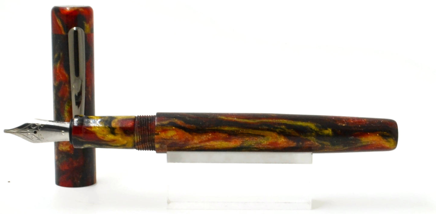 B24 -(Diamondcast) Red Dragon with Gunmetal Clip (220158)