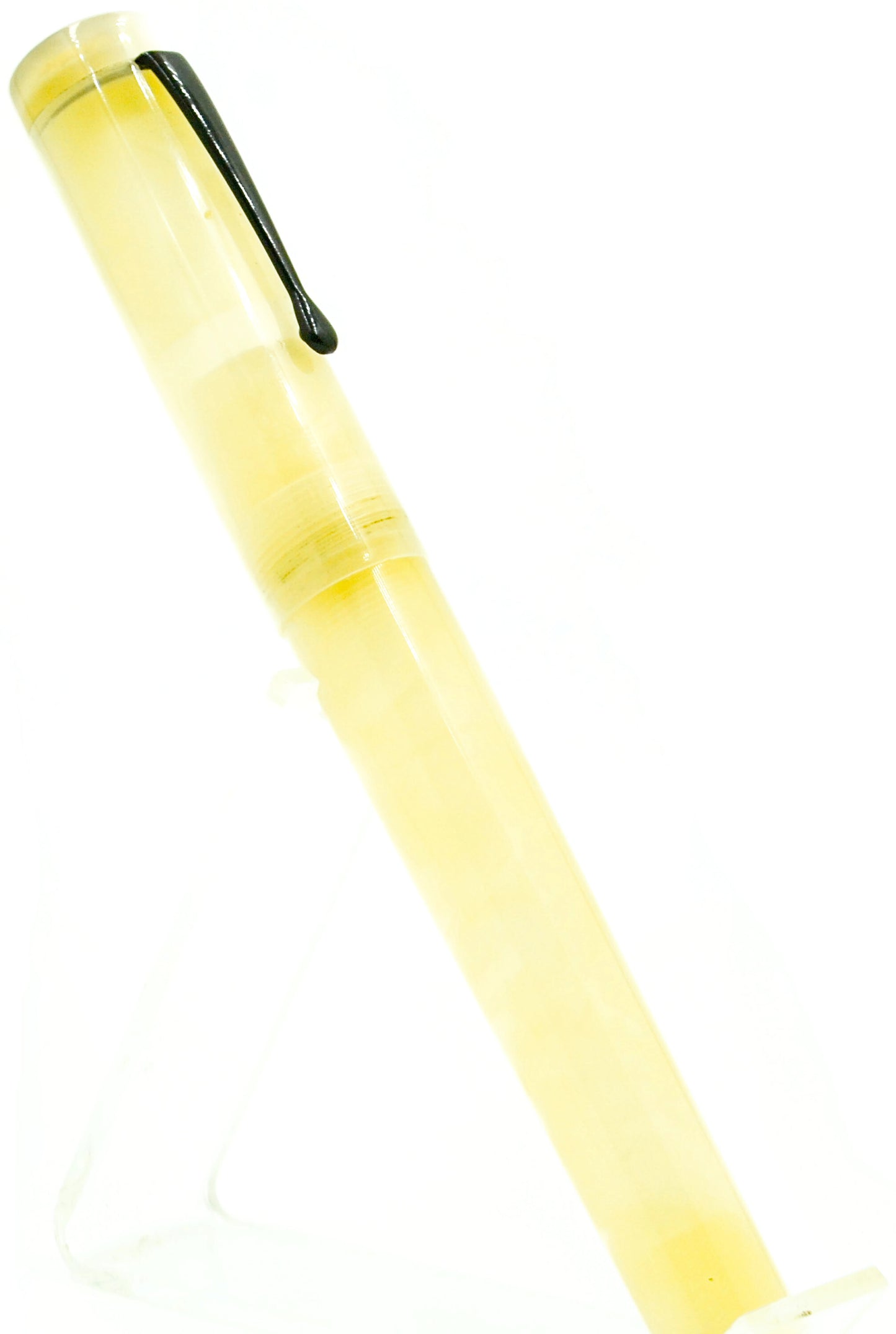 B36 - Evancio White Italian Acrylic w/ Black clip (220493)