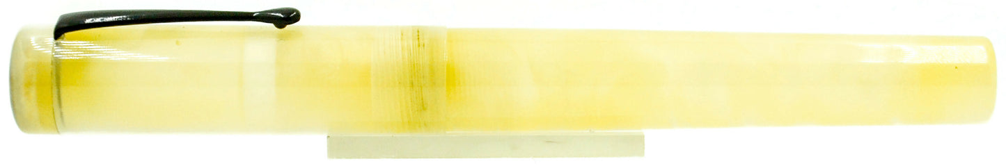 B36 - Evancio White Italian Acrylic w/ Black clip (220493)