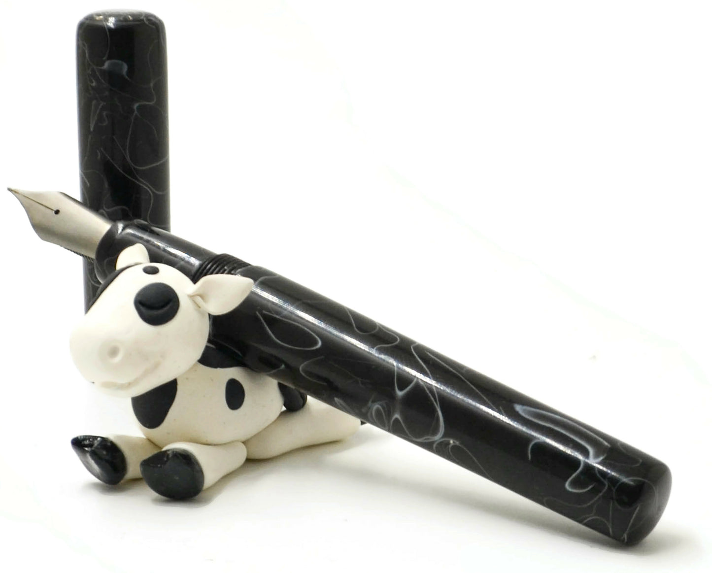 B36 - Black and White Evancio (for #8 nib) (220425)