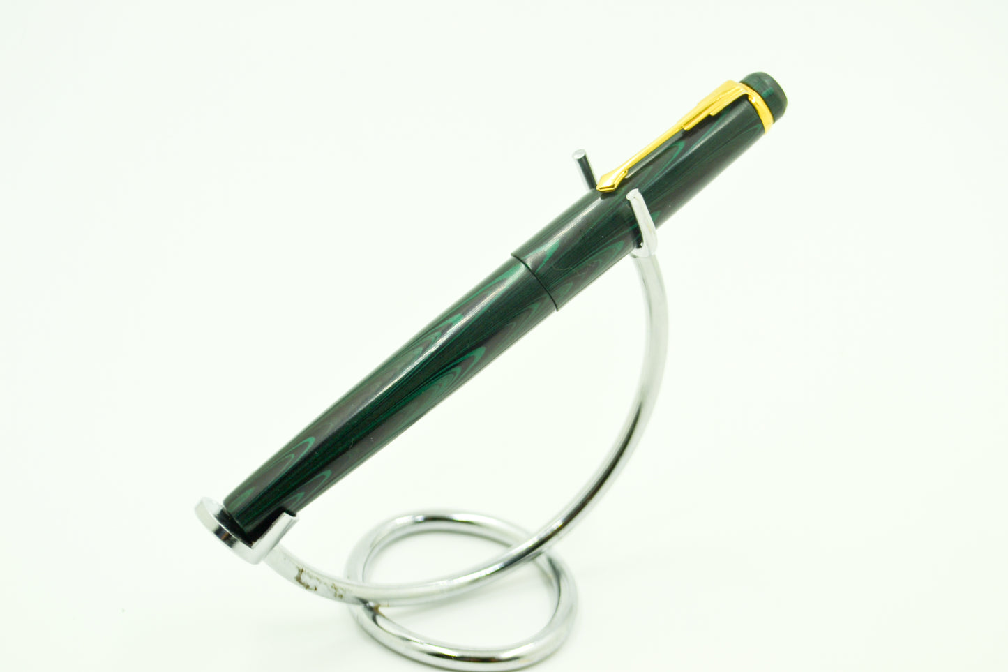 M614C - Americana Pro Black-Green Ebonite