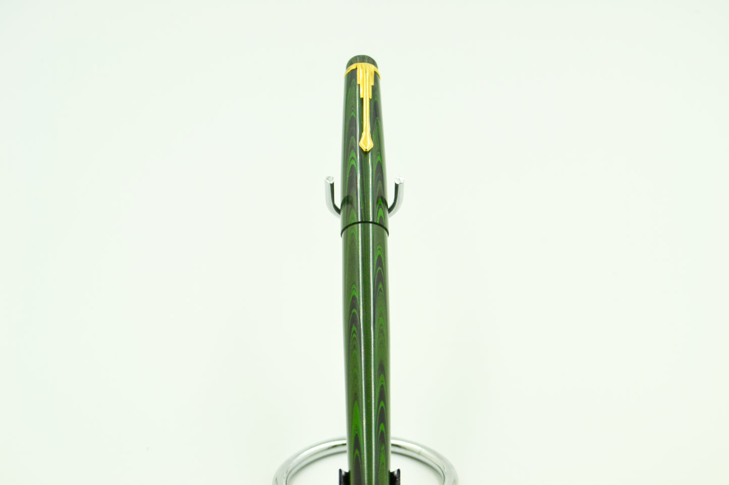 M613C - Americana Slim Black-Green Ebonite